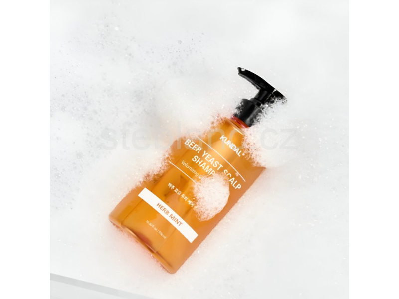 Kundal Beer Yeast Scalp Shampoo Herb Mint - posilující šampon na vlasy s Pivovarskými kvasnicemi 500ml 